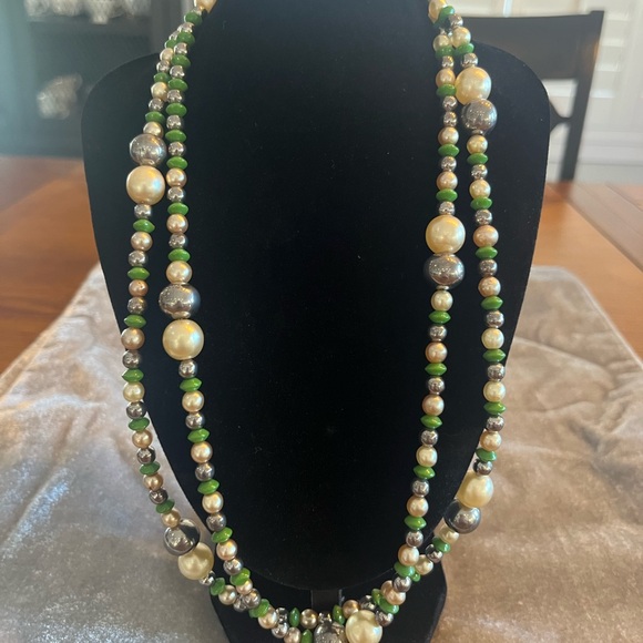 Jewelry - Long Beaded Necklace Green Pearl Look Heavy Quality Statement